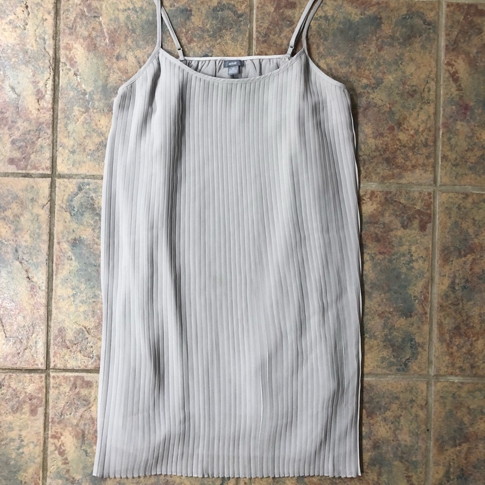 aerie | size small pleated grey dress like new
